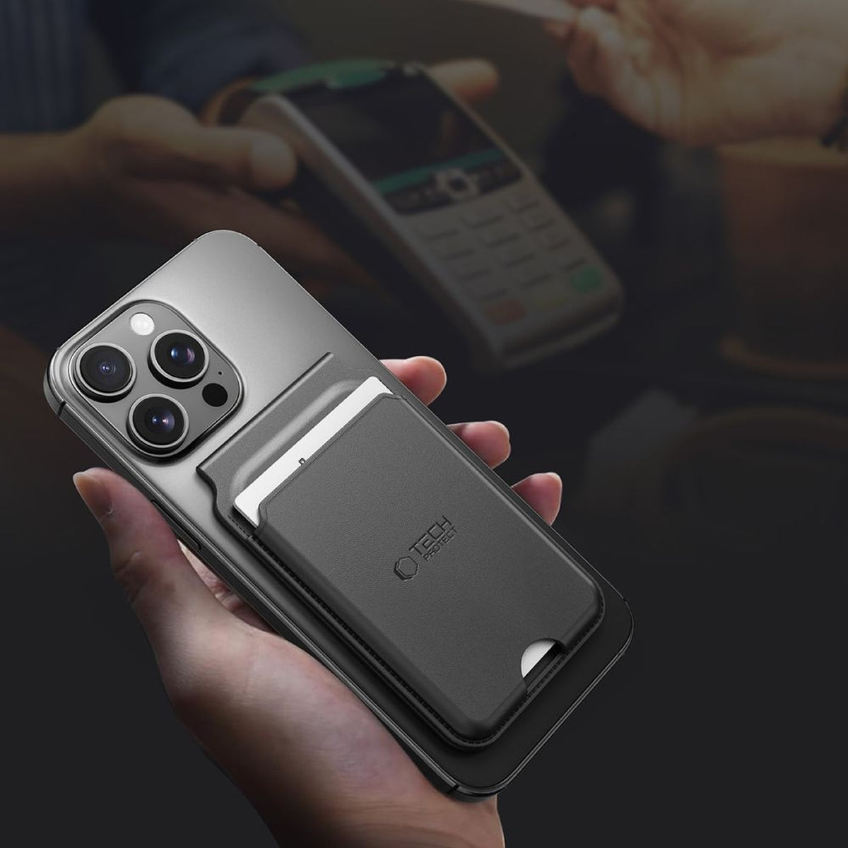 Retail Display Cases – Magnetic smartphone case for MagSafe cards - Carlat