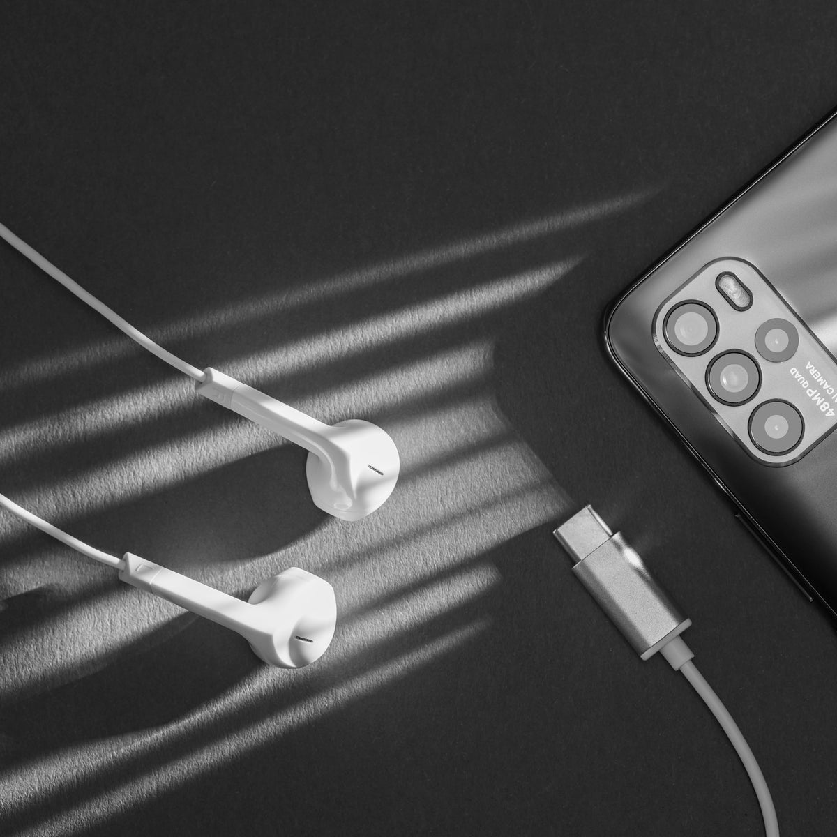 The remaining – Kruger&Matz C2 White USB-C In-Ear Headphones with Microphone - Carlat