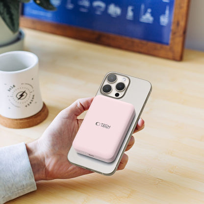 Tech-Protect PB11 10000mAh 15W MagSafe magnetic powerbank with USB-C cable - pink – image 8