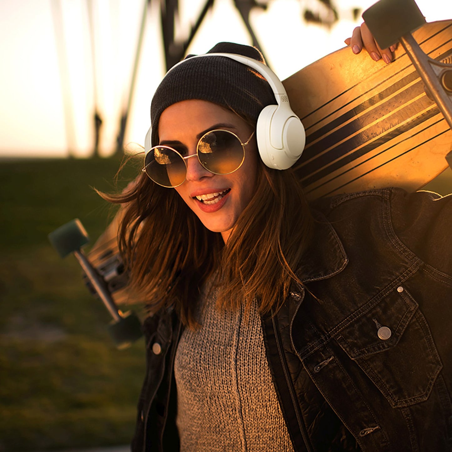 QCY H3 ANC Bluetooth Hi-Res Audio over-ear wireless headphones - white – image 11