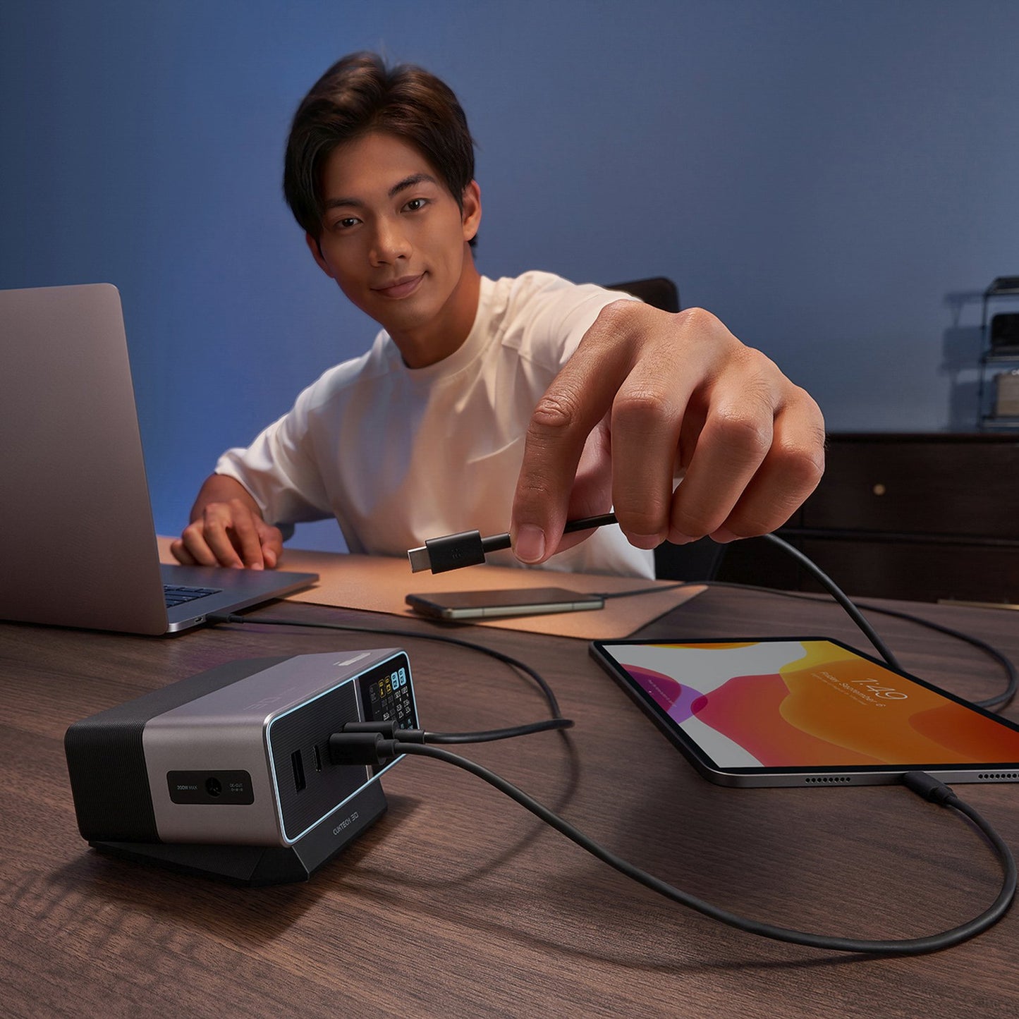 CUKTECH 5-in-1 charging station with digital display USB-A USB-C 300W - silver – image 5