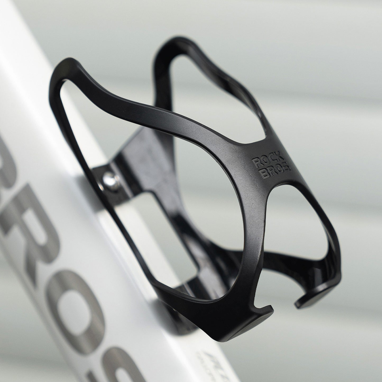 ROCKBROS Plastic bicycle basket holder for water bottle - black – image 2