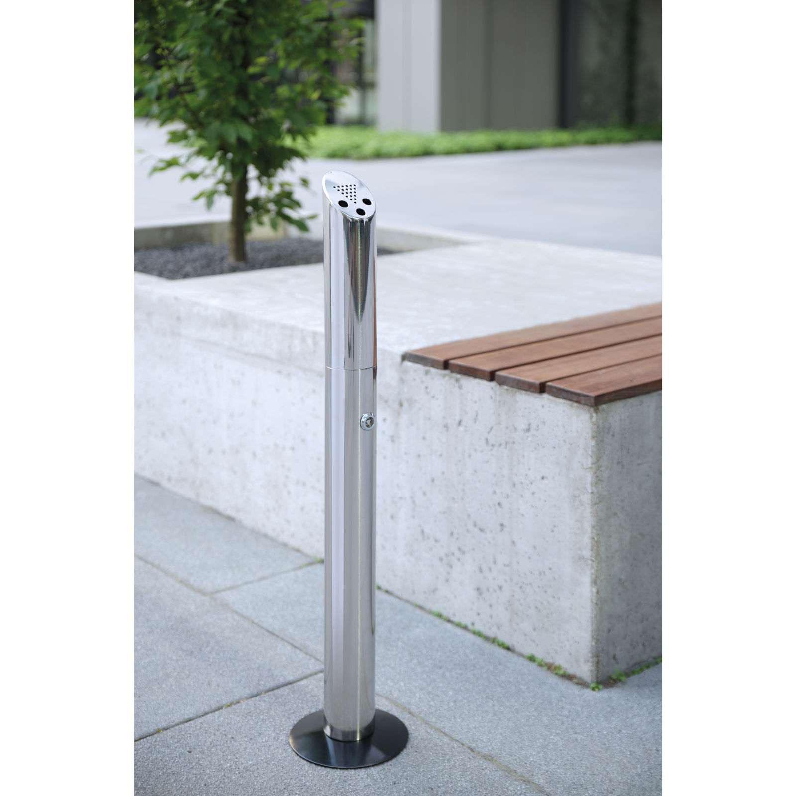 Ashtrays – Standing ashtray, stainless steel, diameter. 170mm height 920mm - Carlat