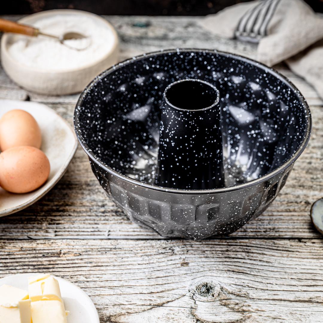 Baking pan, metal, round with a hole, nonstick coating, black, 22 cm in diameter, Klausberg, KB-7839 - Carlat