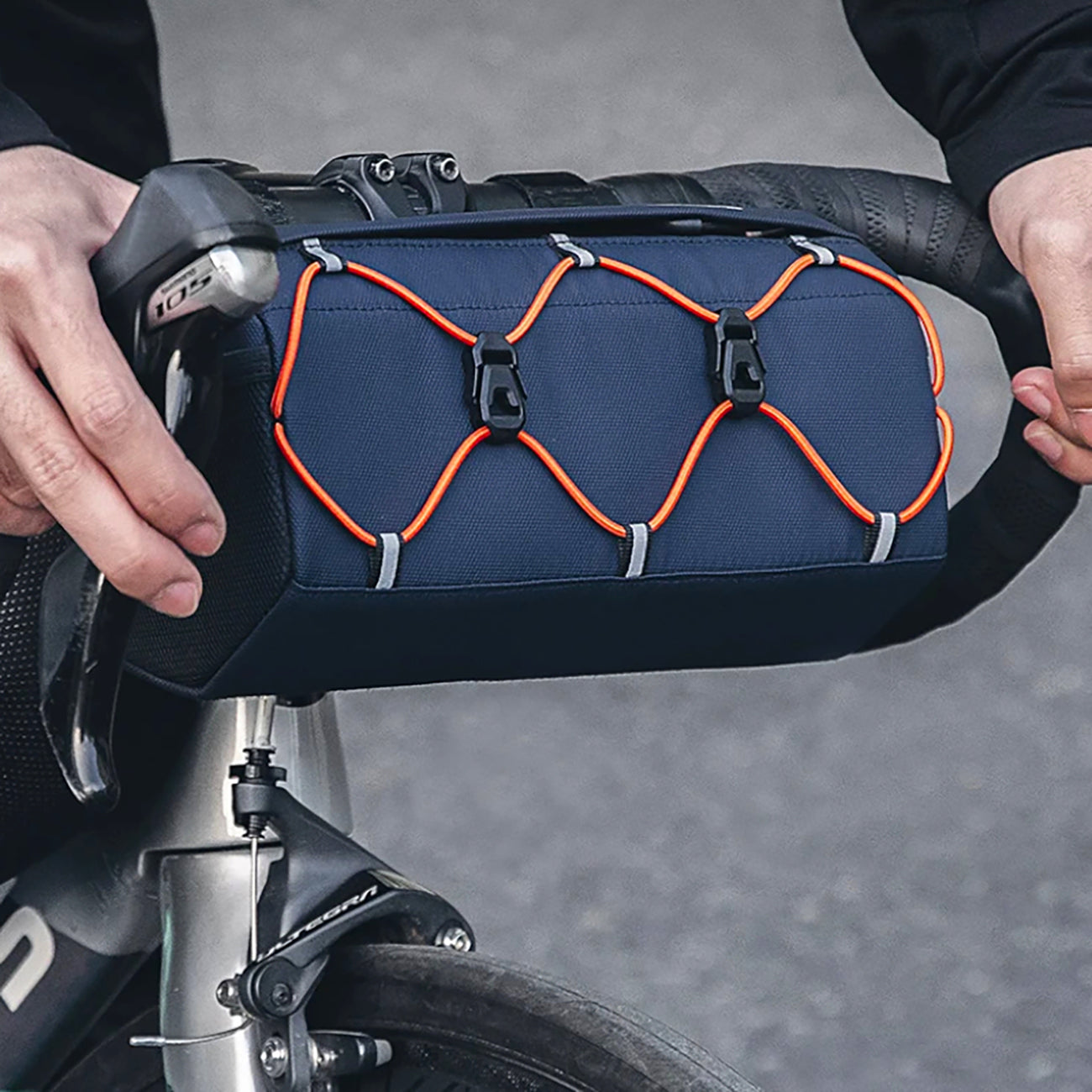 Bicycle Bags & Panniers – Bicycle bag attached to handlebars - Carlat