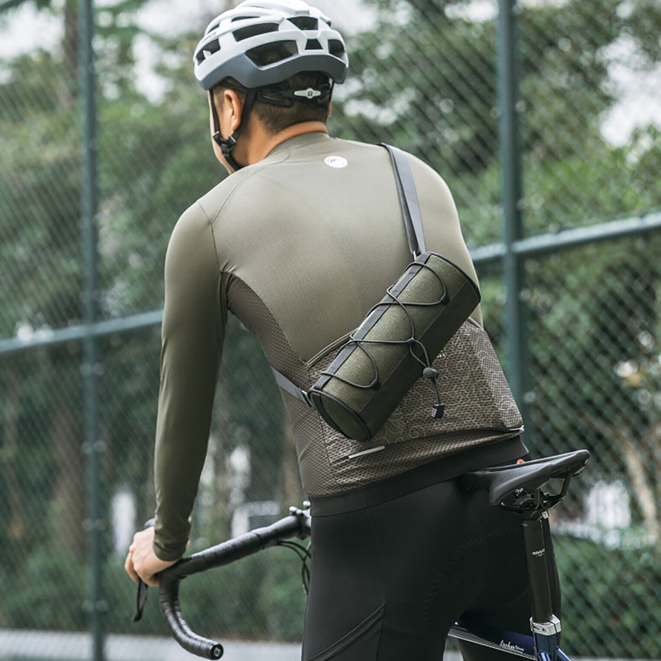 Bicycle Bags & Panniers – Bicycle bag attached to the - Carlat