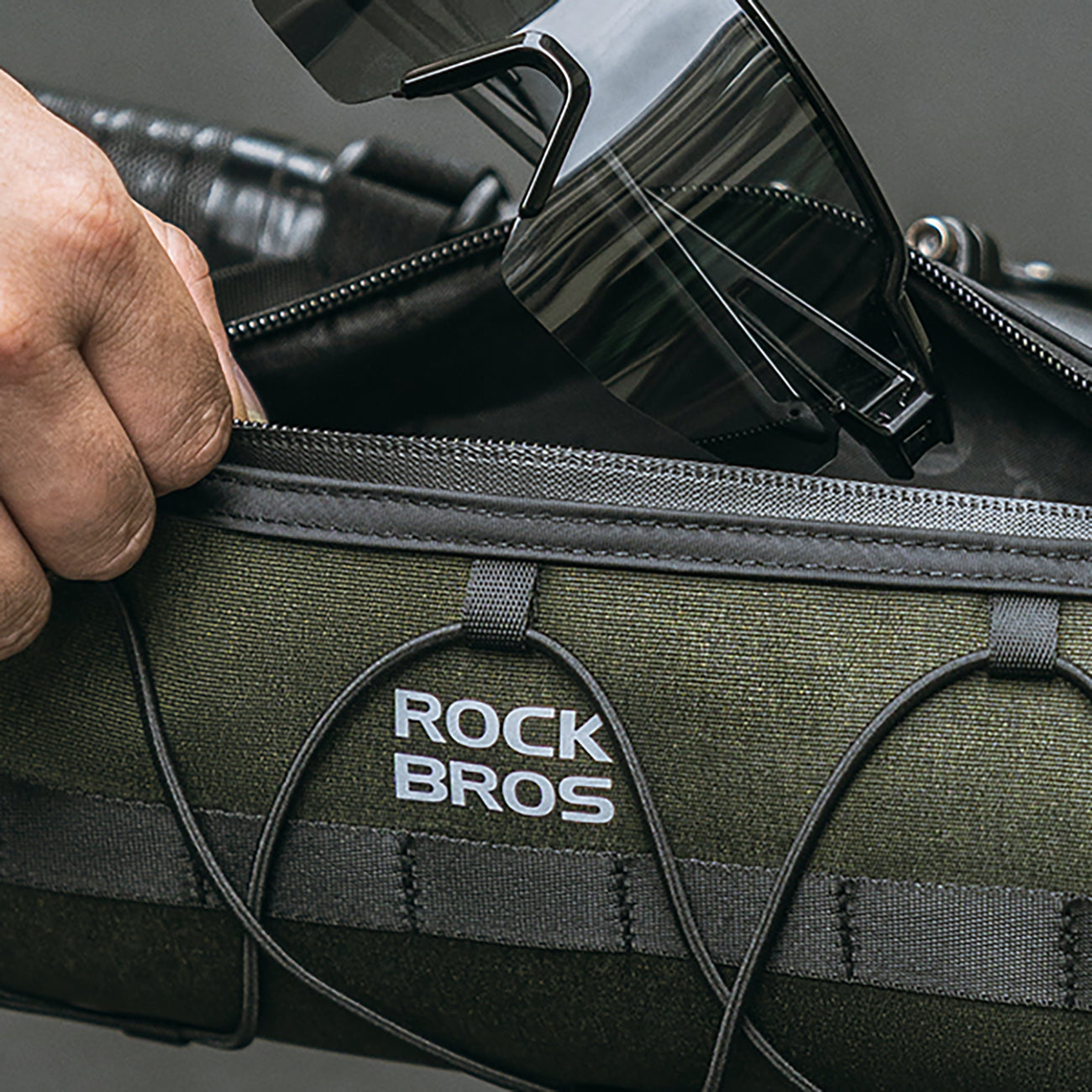 Bicycle Bags & Panniers – Bicycle bag attached to the - Carlat