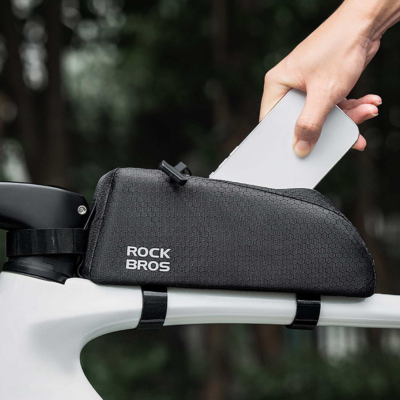 Bicycle Bags & Panniers – Bicycle bag attached to the - Carlat