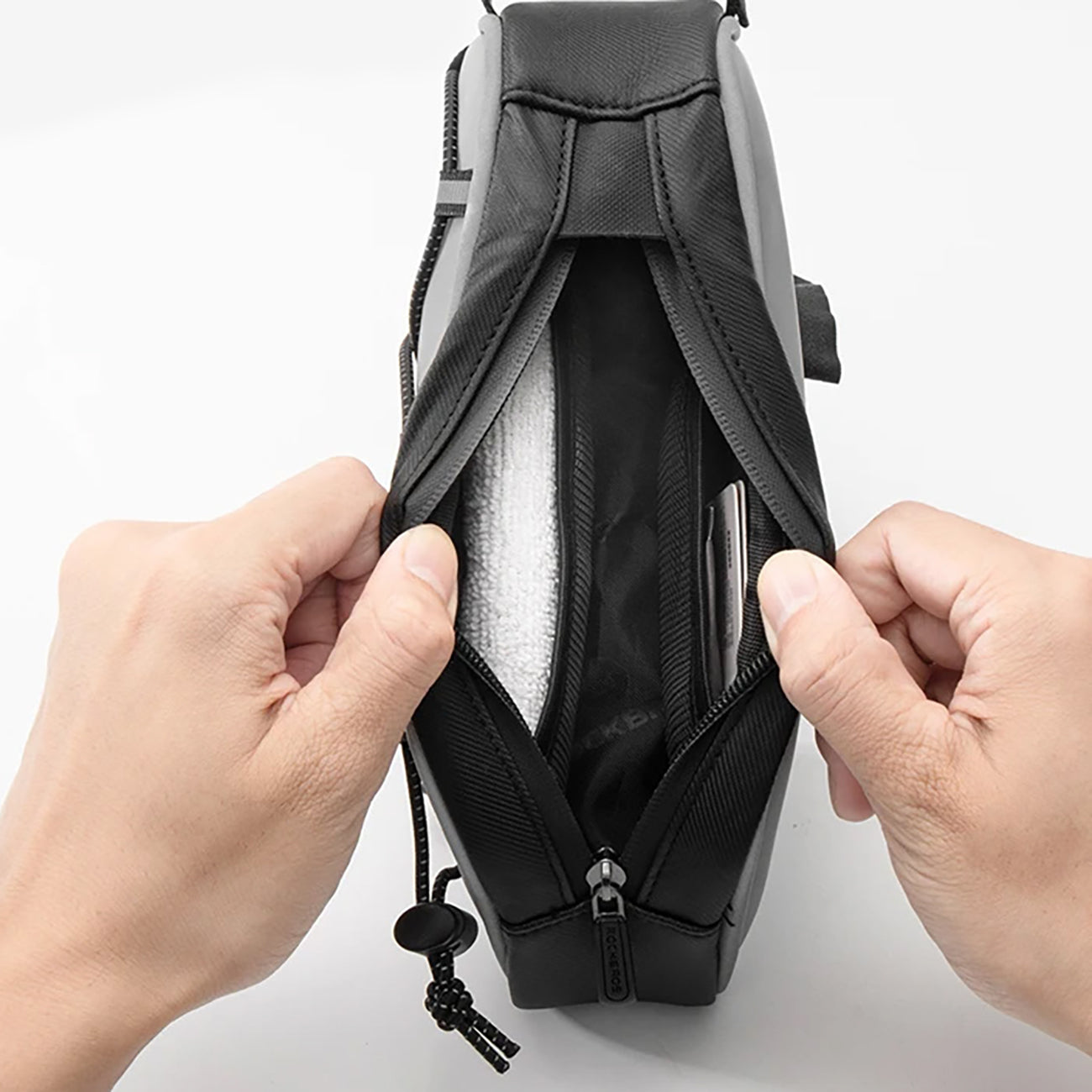 Bicycle Bags & Panniers – Bicycle pannier bag attached to - Carlat