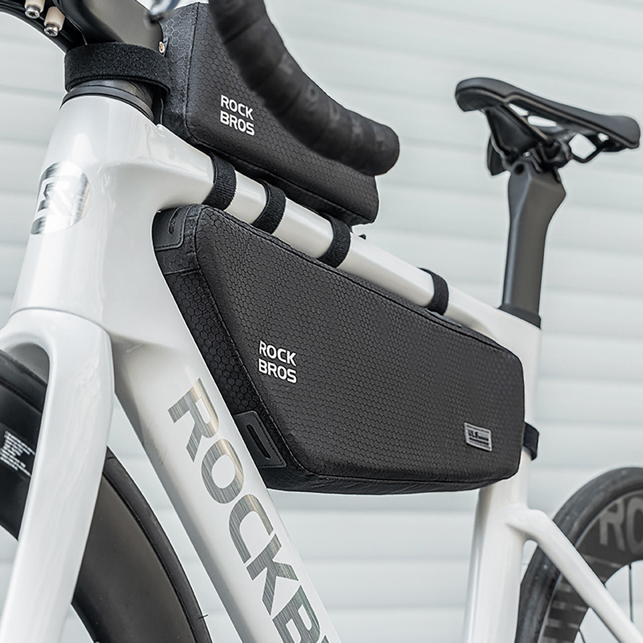 Bicycle Bags & Panniers – Bicycle pannier bag attached to - Carlat