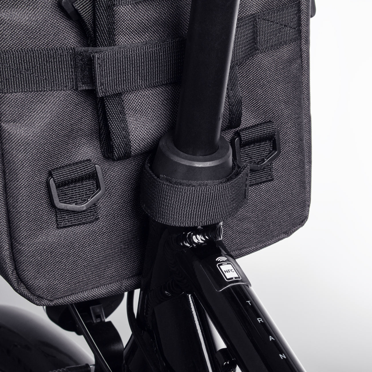 Bicycle Bags & Panniers – Gray bicycle bag for a - Carlat