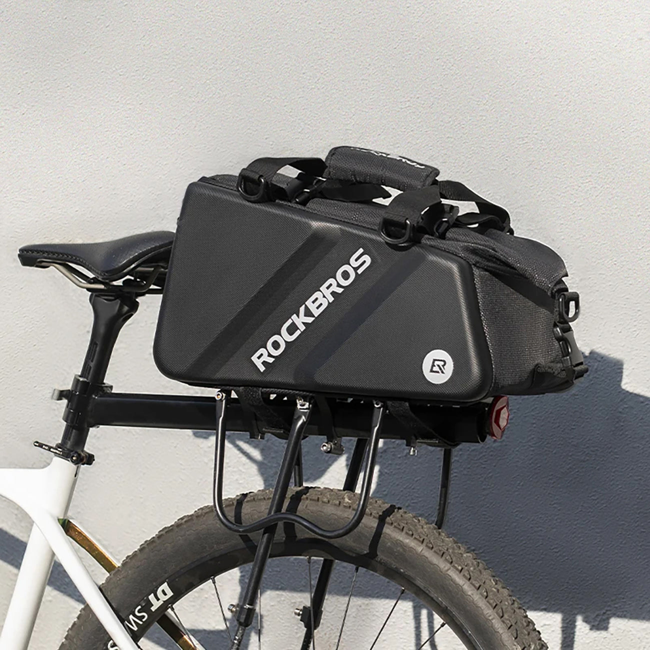 Bicycle Bags & Panniers – Sports and bicycle bag mounted - Carlat