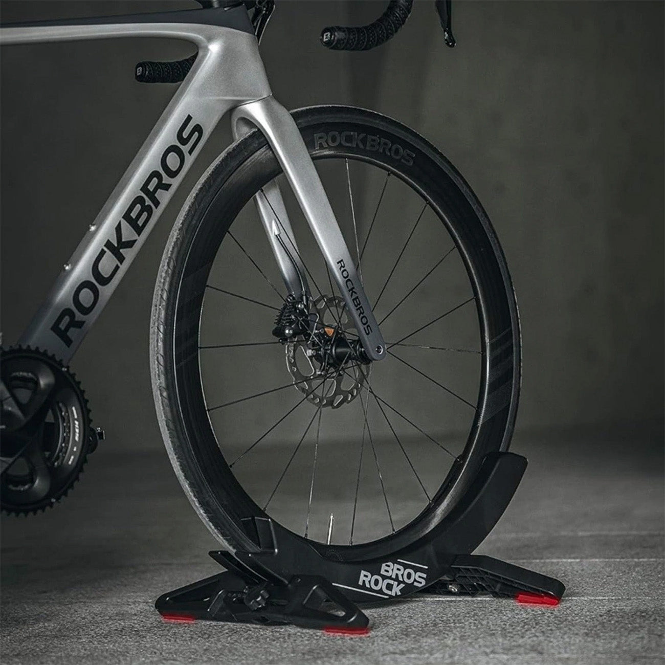Bicycle Parts – Bicycle tire stand with adjustable width 3 - Carlat