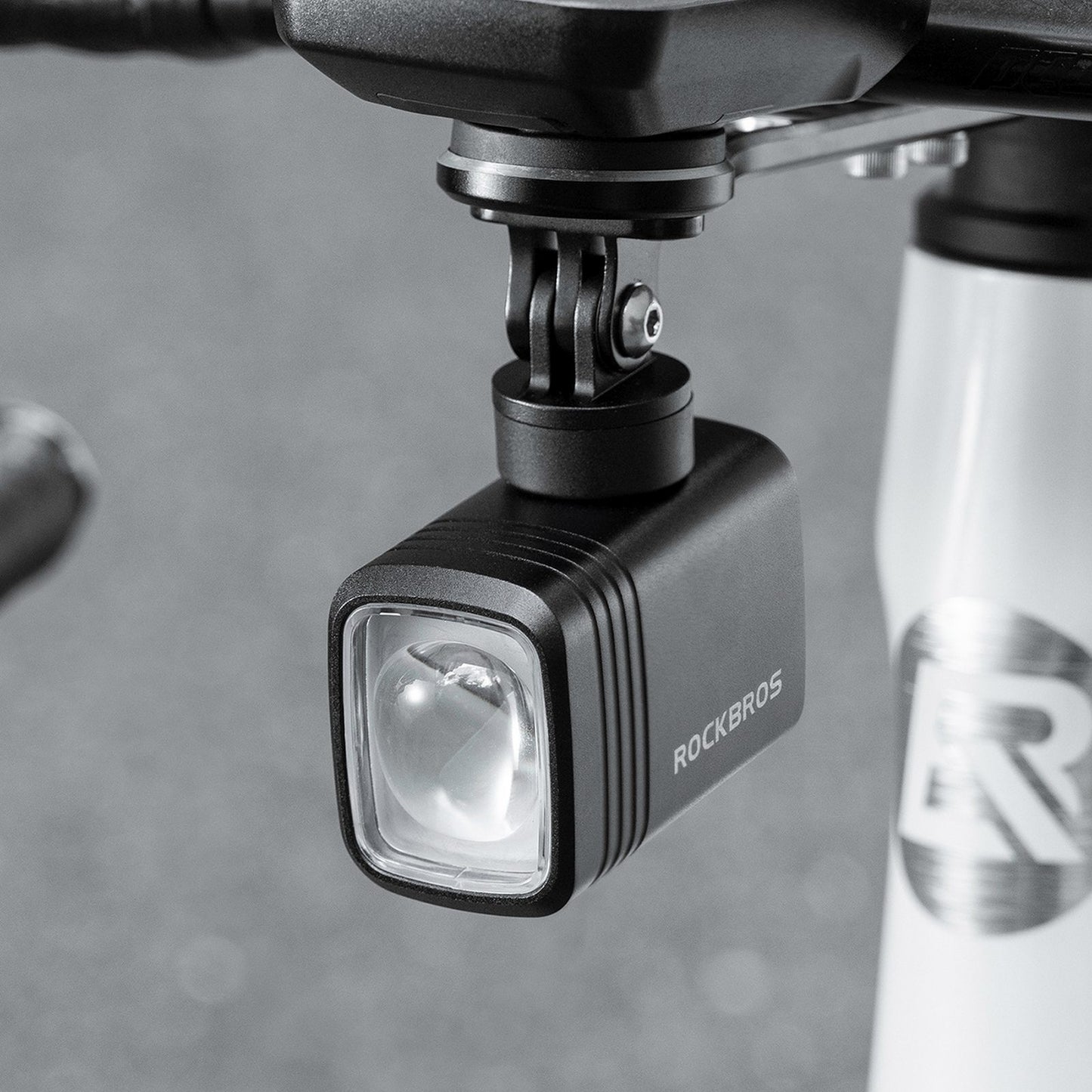 Bicycle Parts – Rechargeable front bicycle light 1000 lm 2800 - Carlat