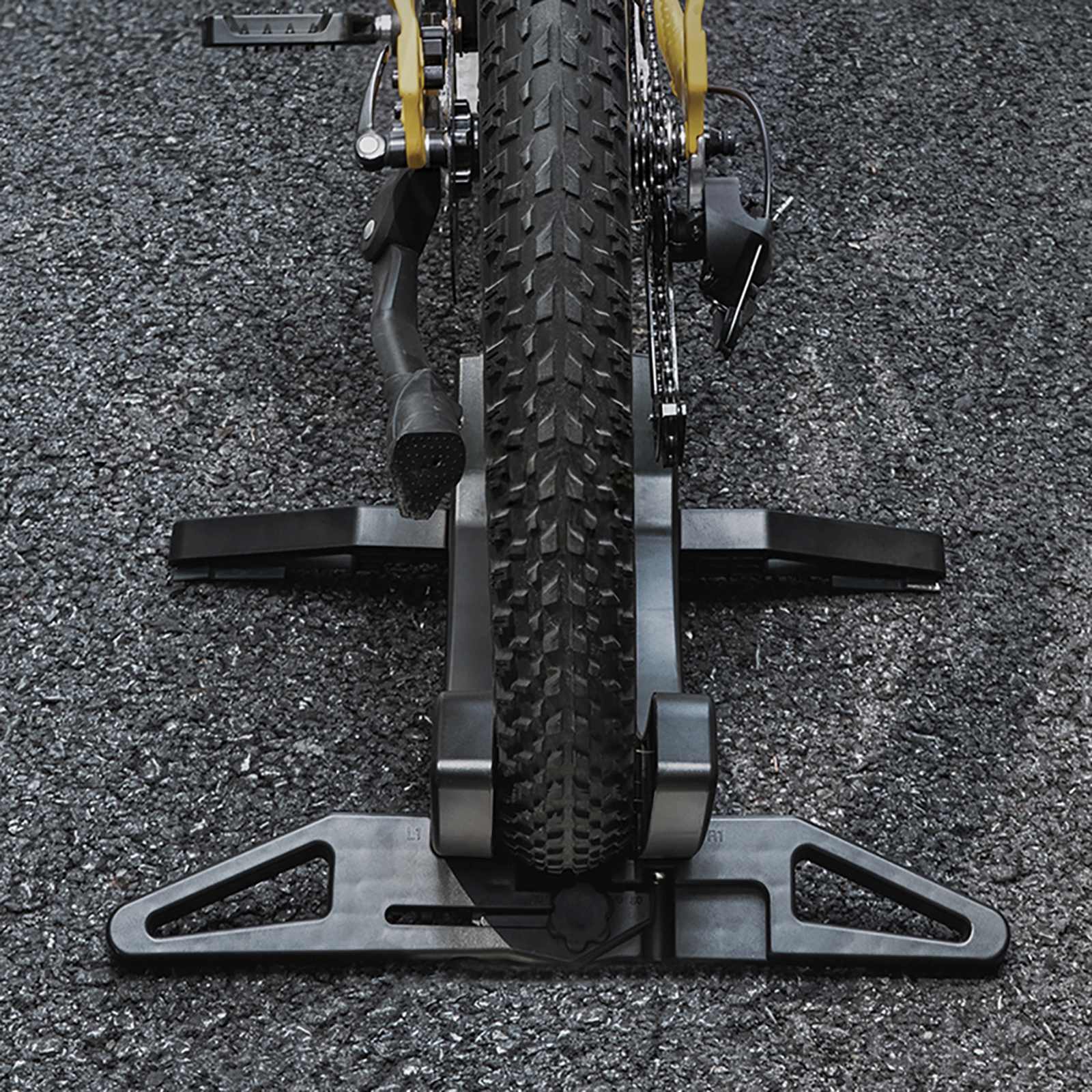 Bicycle Parts – Stable service bicycle stand for a bicycle - Carlat