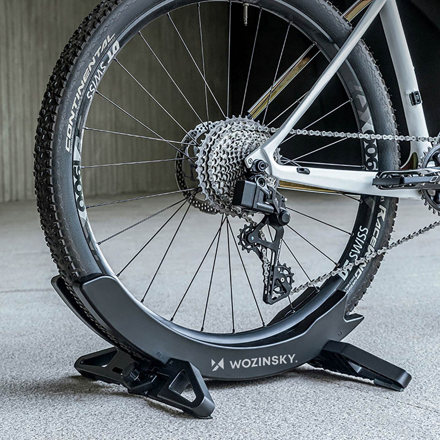 Bicycle Parts – Stable service bicycle stand for a bicycle - Carlat