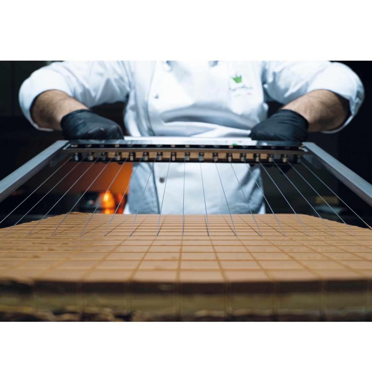 Candy & Chocolate – Confectionery guitar, manual cake slicer, 3 - Carlat