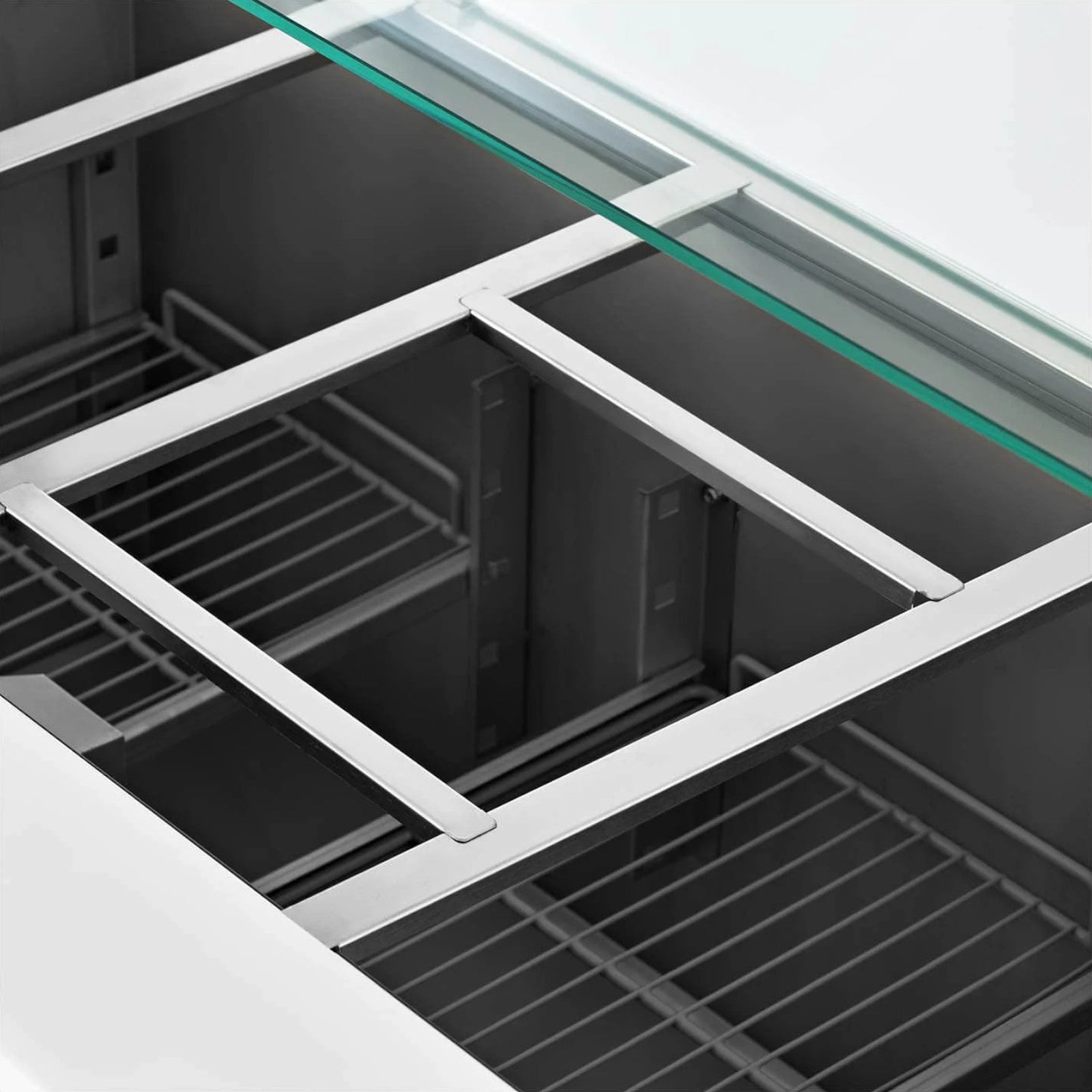 Commercial Refrigerators – 3-door salad cooling table with glass extension - Carlat