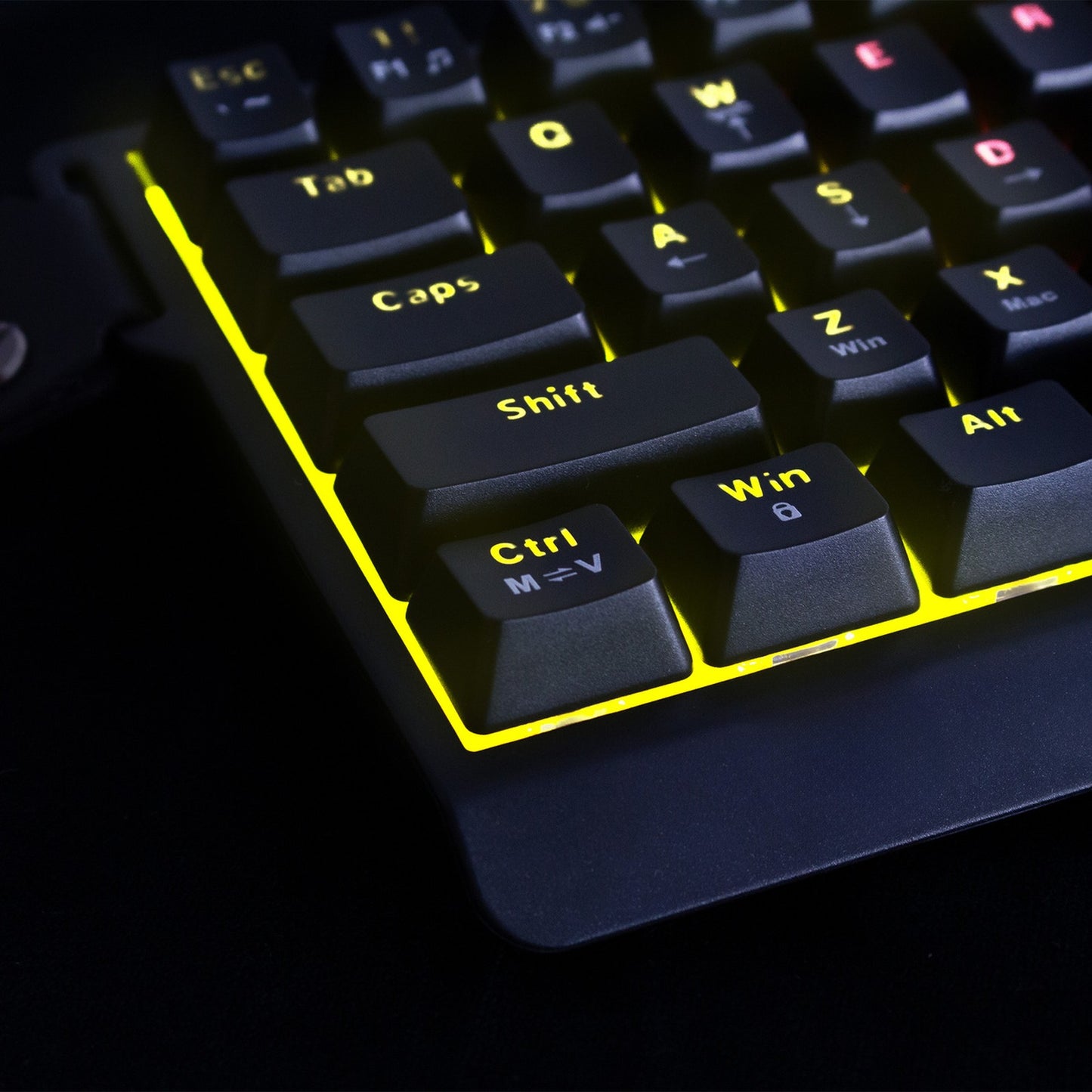 Computer Accessories – Backlit USB-A RGB mechanical gaming keyboard - Carlat