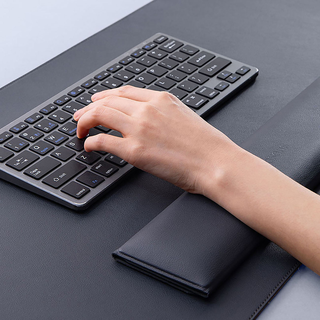 Computer Accessories – Desk mat for MagPro Series II laptop - Carlat