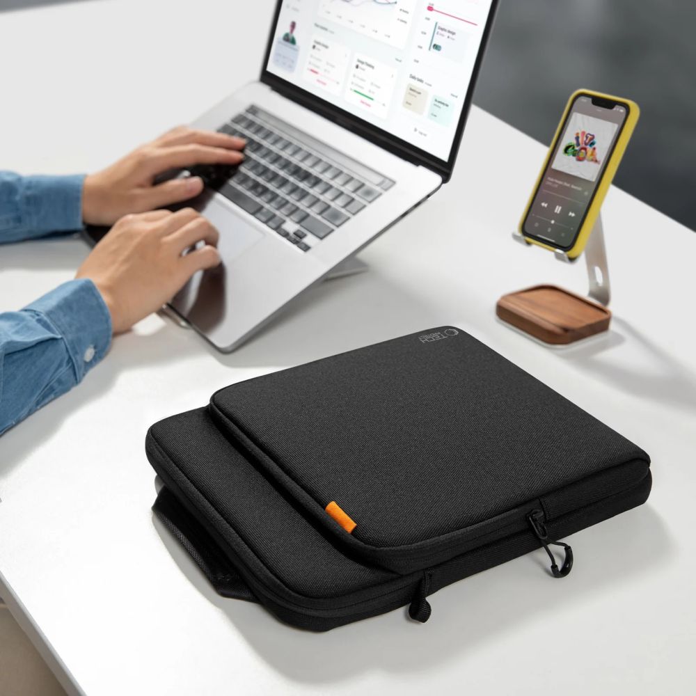 Computer Accessories – Laptop bag 13-14 and accessories - black - Carlat