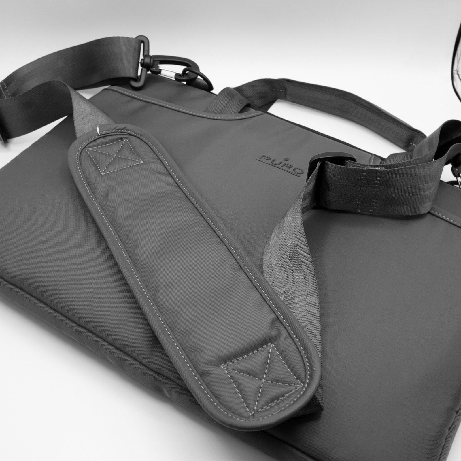 Computer Accessories – SleevePro bag with shoulder strap for MacBook - Carlat