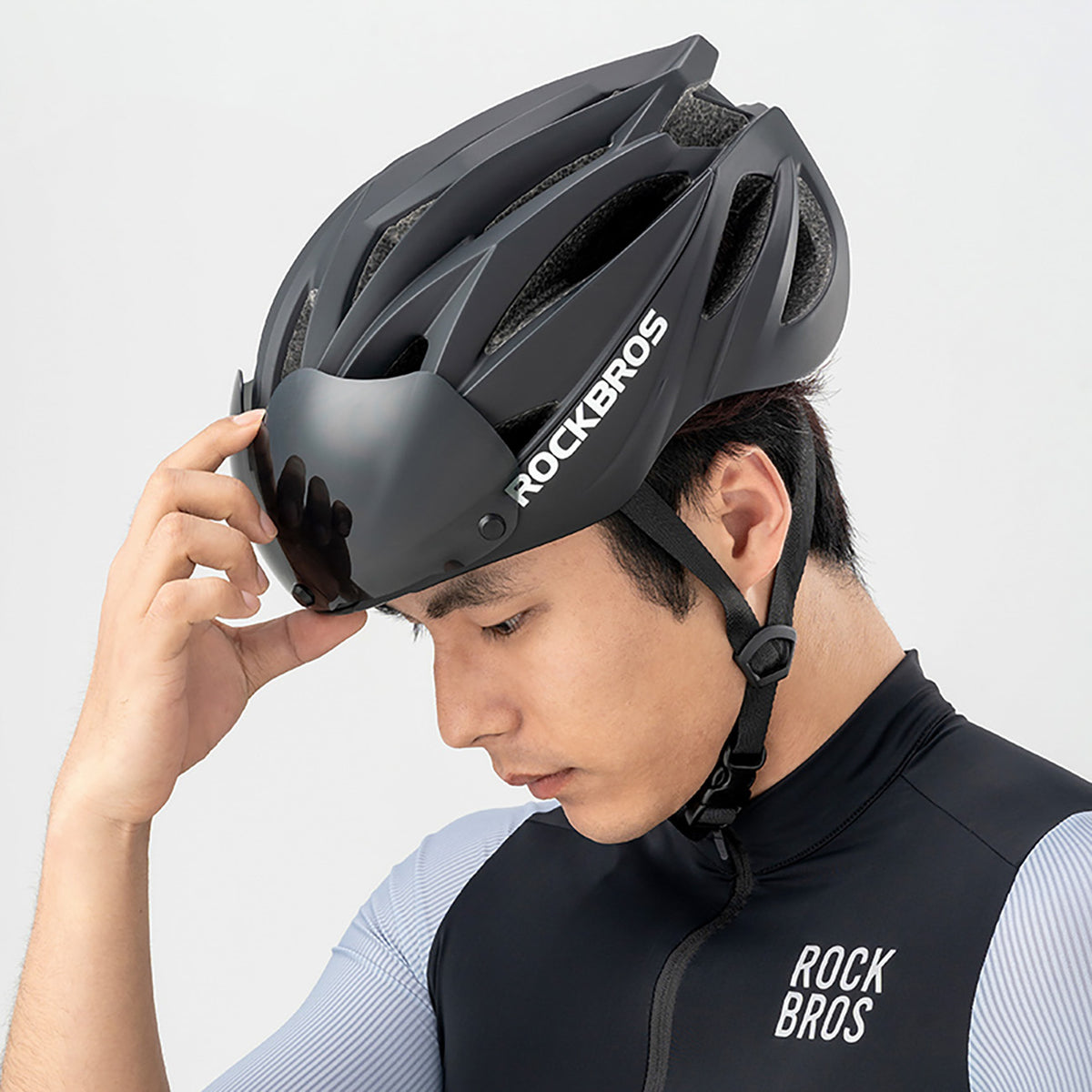 Cycling clothing – Bicycle helmet with a lens, detachable glasses - Carlat