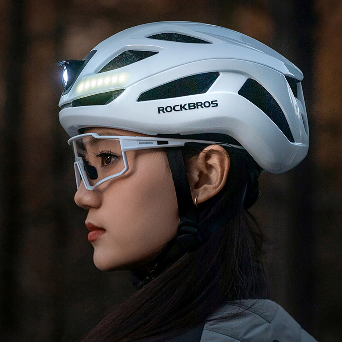 Cycling clothing – Bicycle helmet with integrated omni-directional lighting USB-C - Carlat