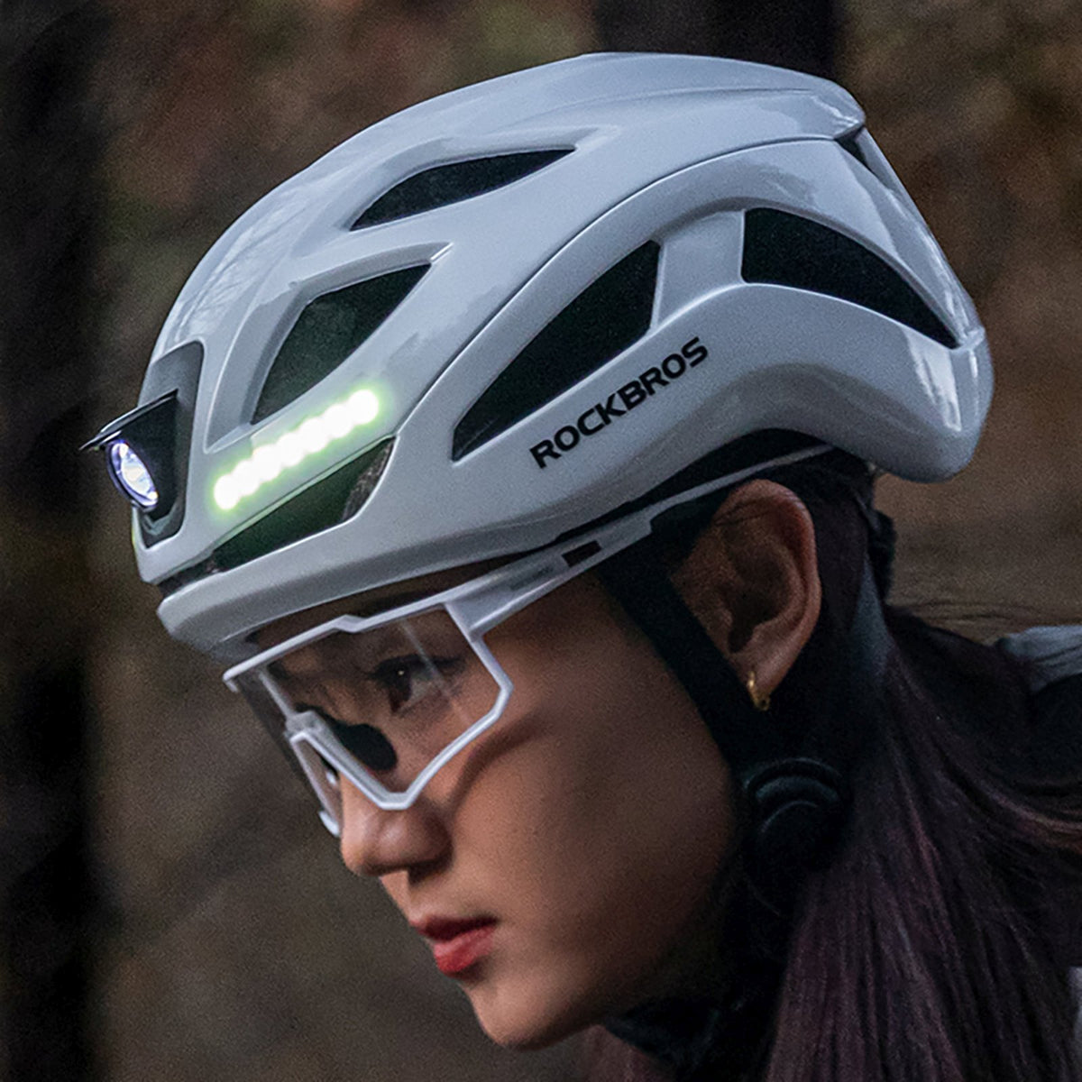 Cycling clothing – Bicycle helmet with integrated omni-directional lighting USB-C - Carlat