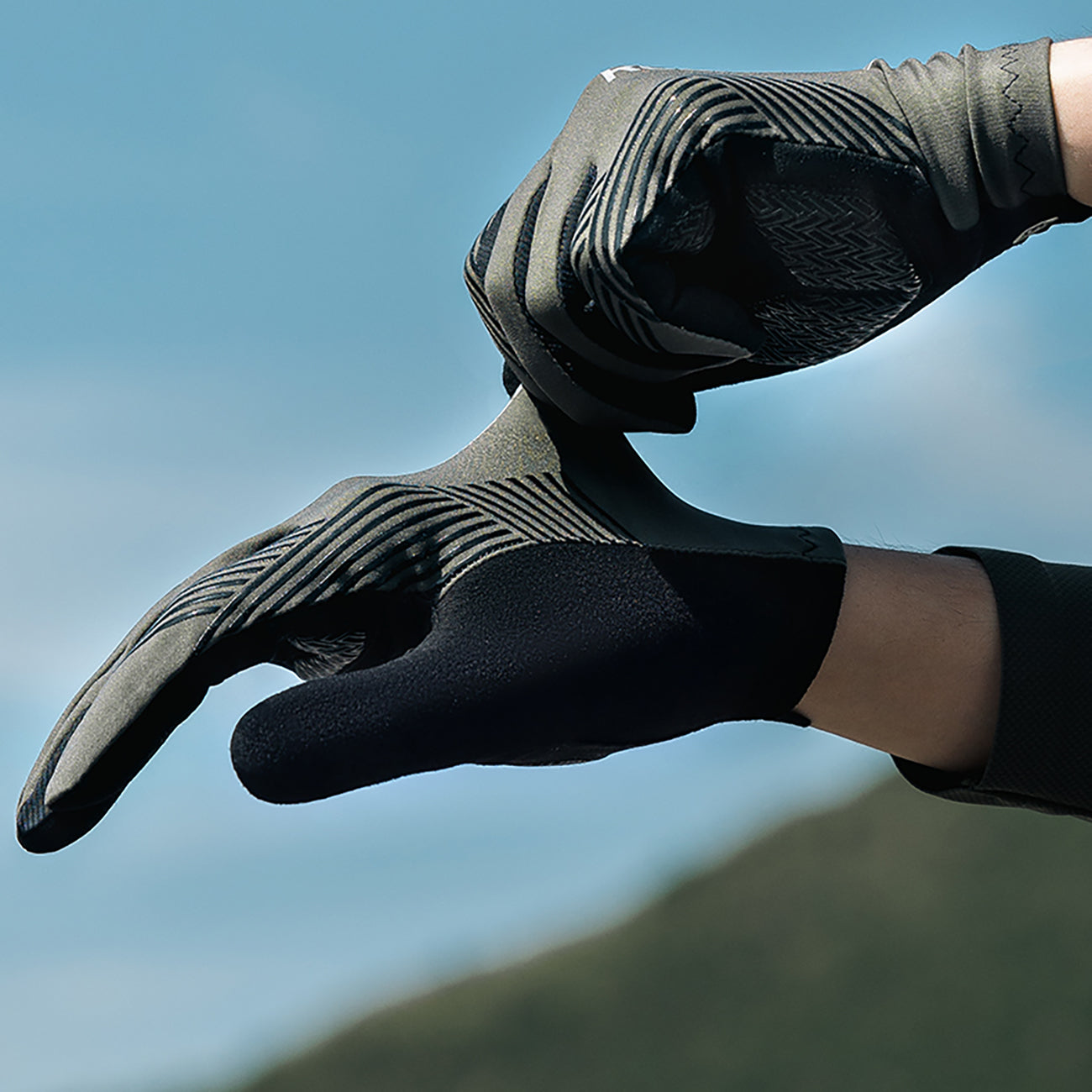 Cycling clothing – Full shock-absorbing cycling gloves, size S - Carlat