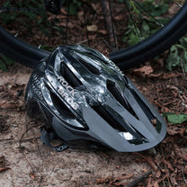 Cycling clothing – Mountain bike helmet with adjustable visor and - Carlat