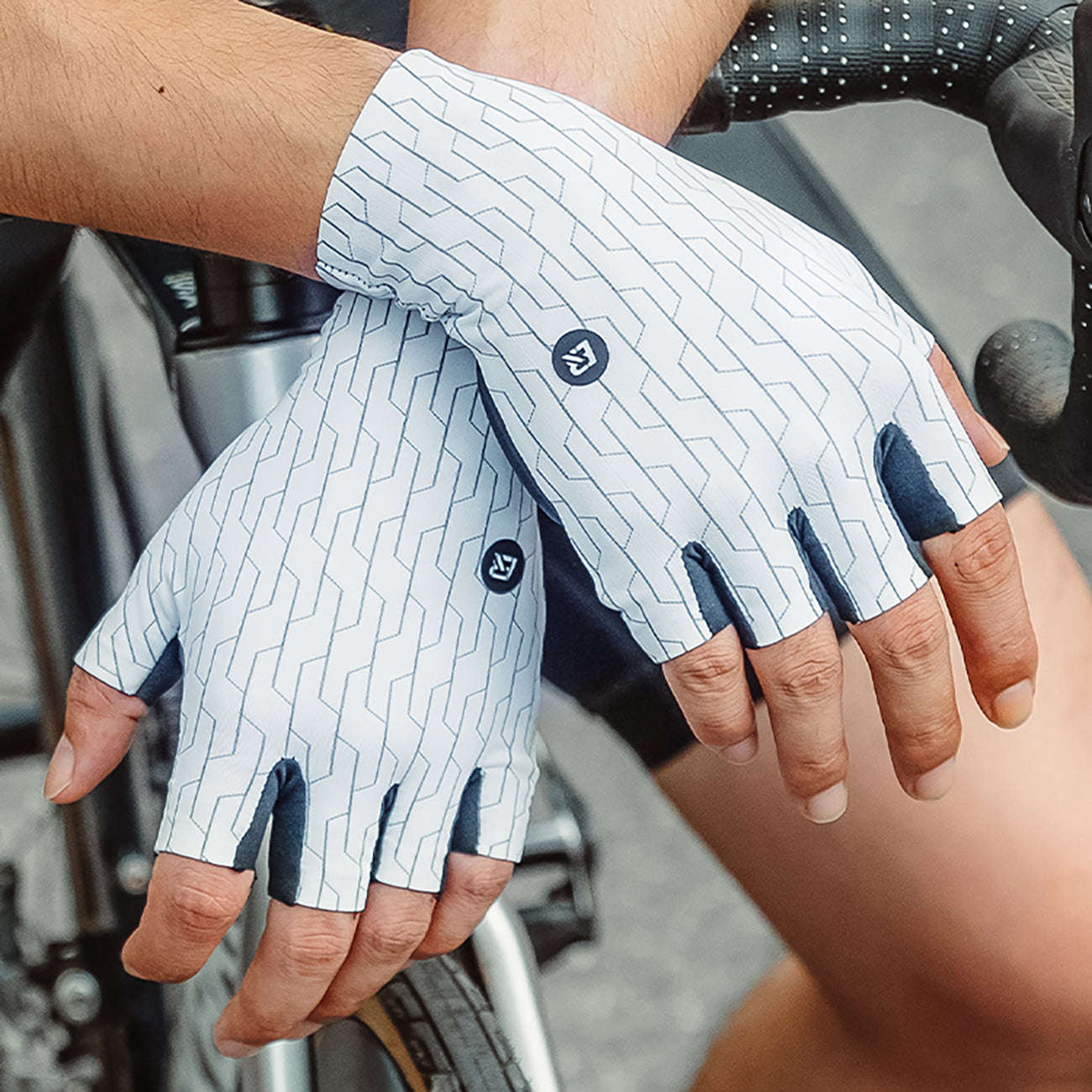 Cycling clothing – Road cycling gloves, size L - white - Carlat