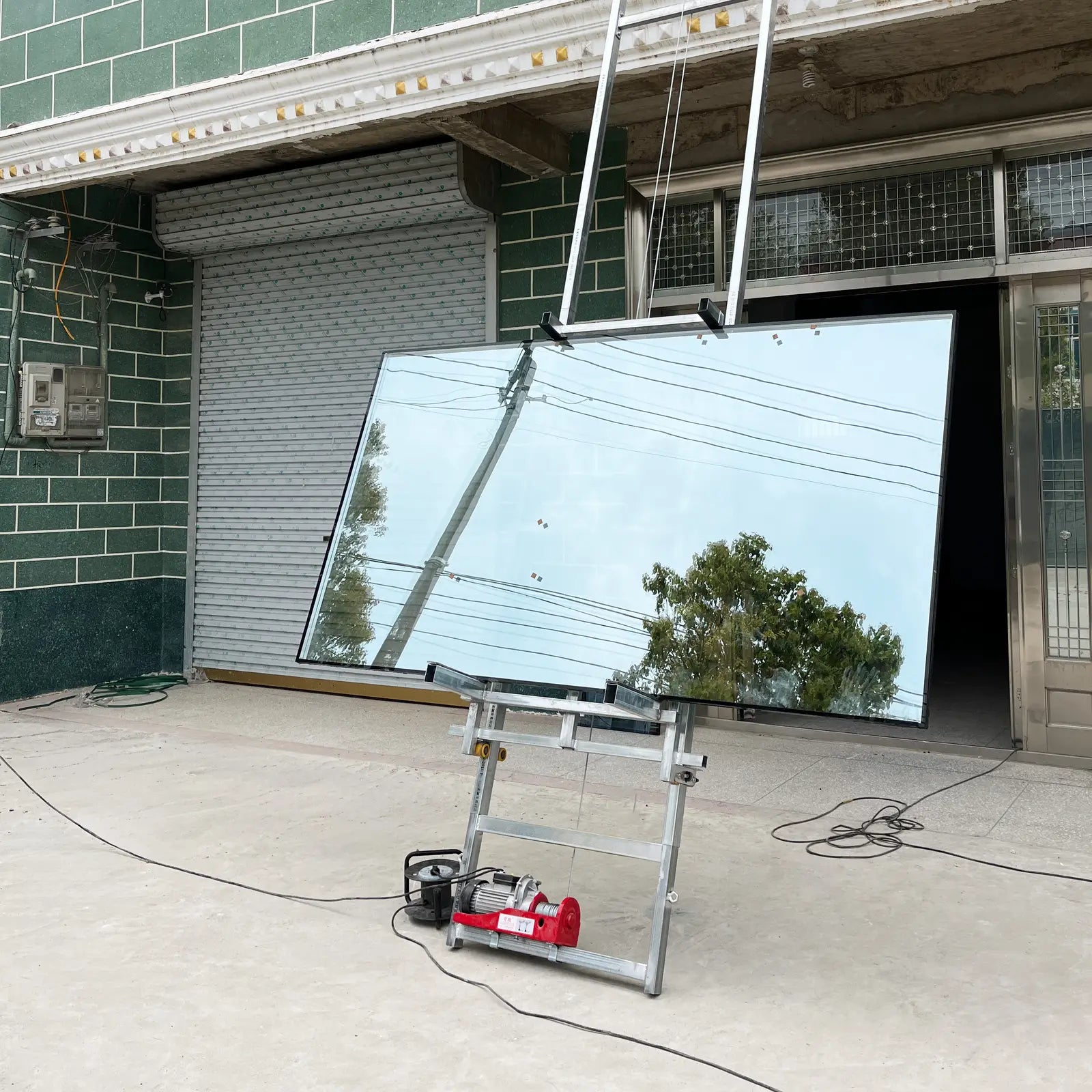 Food Service – Construction roofing winch with remote control 10 - Carlat