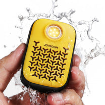 Headphones – Portable speaker with a flashlight, a magnet and - Carlat
