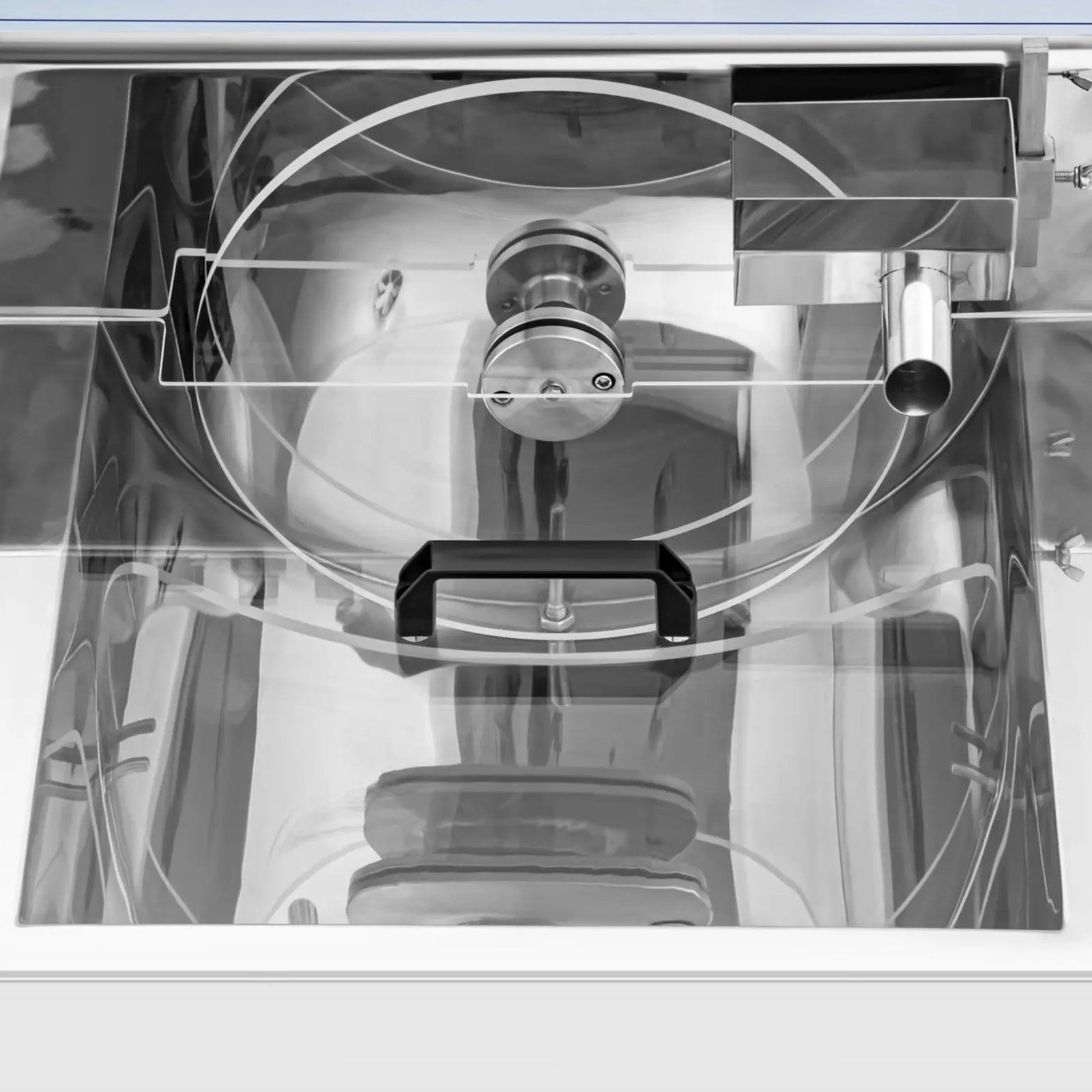 Kitchen Appliances – Temperature machine for heating and mixing chocolate - Carlat