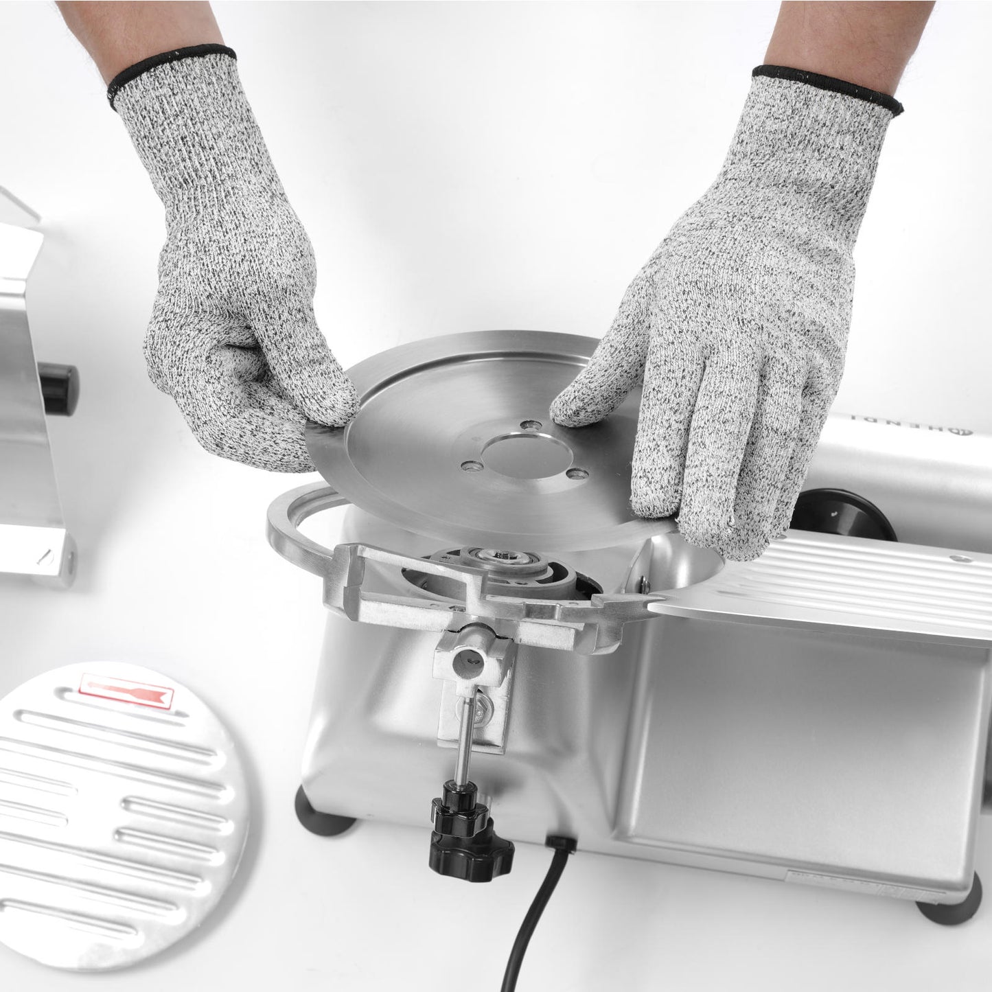 Kitchen Knives – HPPE Anti Cut Level 4 kitchen gloves - Carlat
