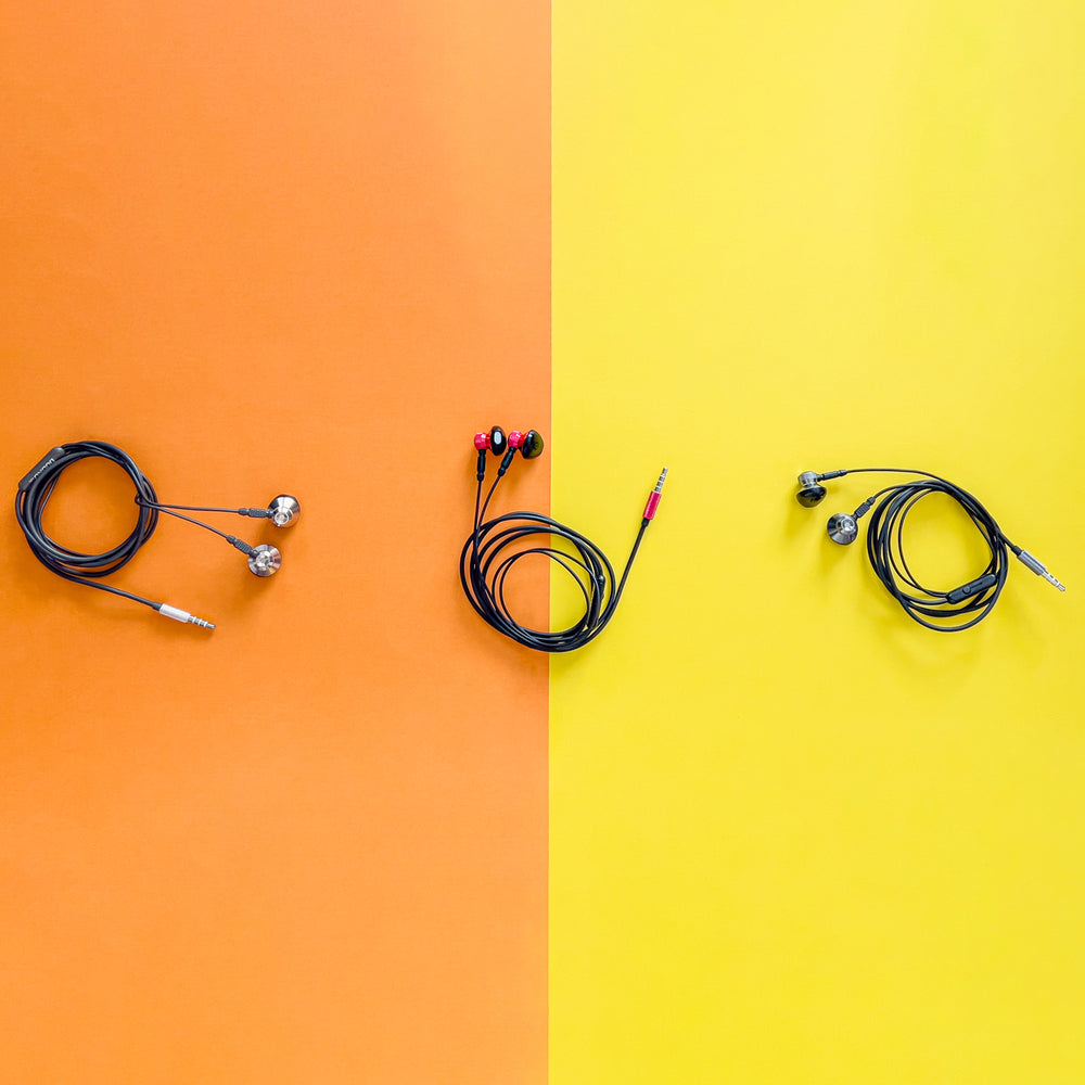 Metal wired in-ear headphones with 3.5 mm mini jack, gray - Carlat