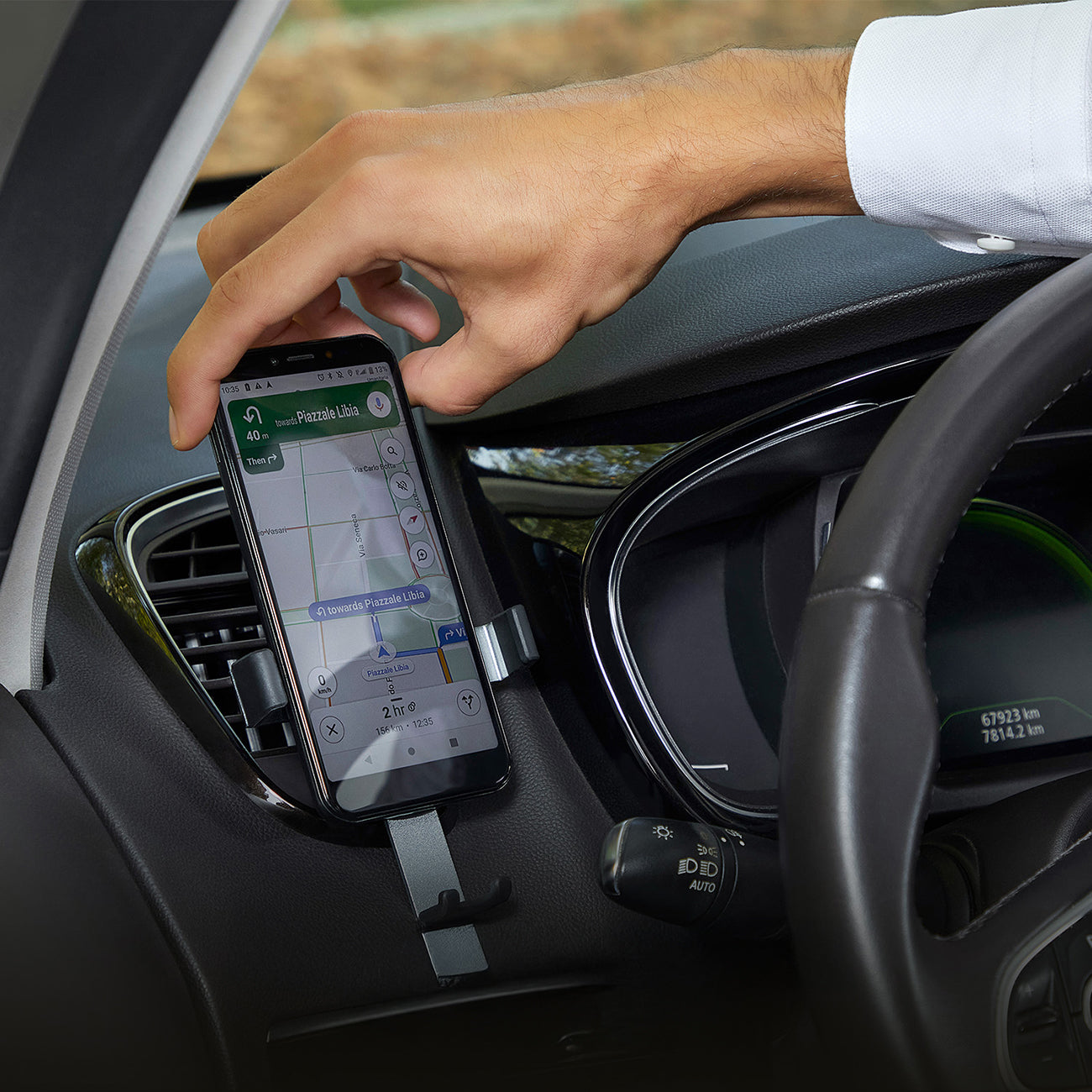 Mobile Phone Stands – Gravity car holder for a smartphone - Carlat