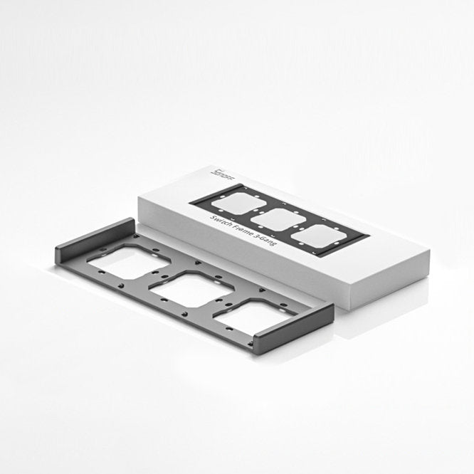 Networking – Triple mounting frame for installing M5-80 wall switches - Carlat