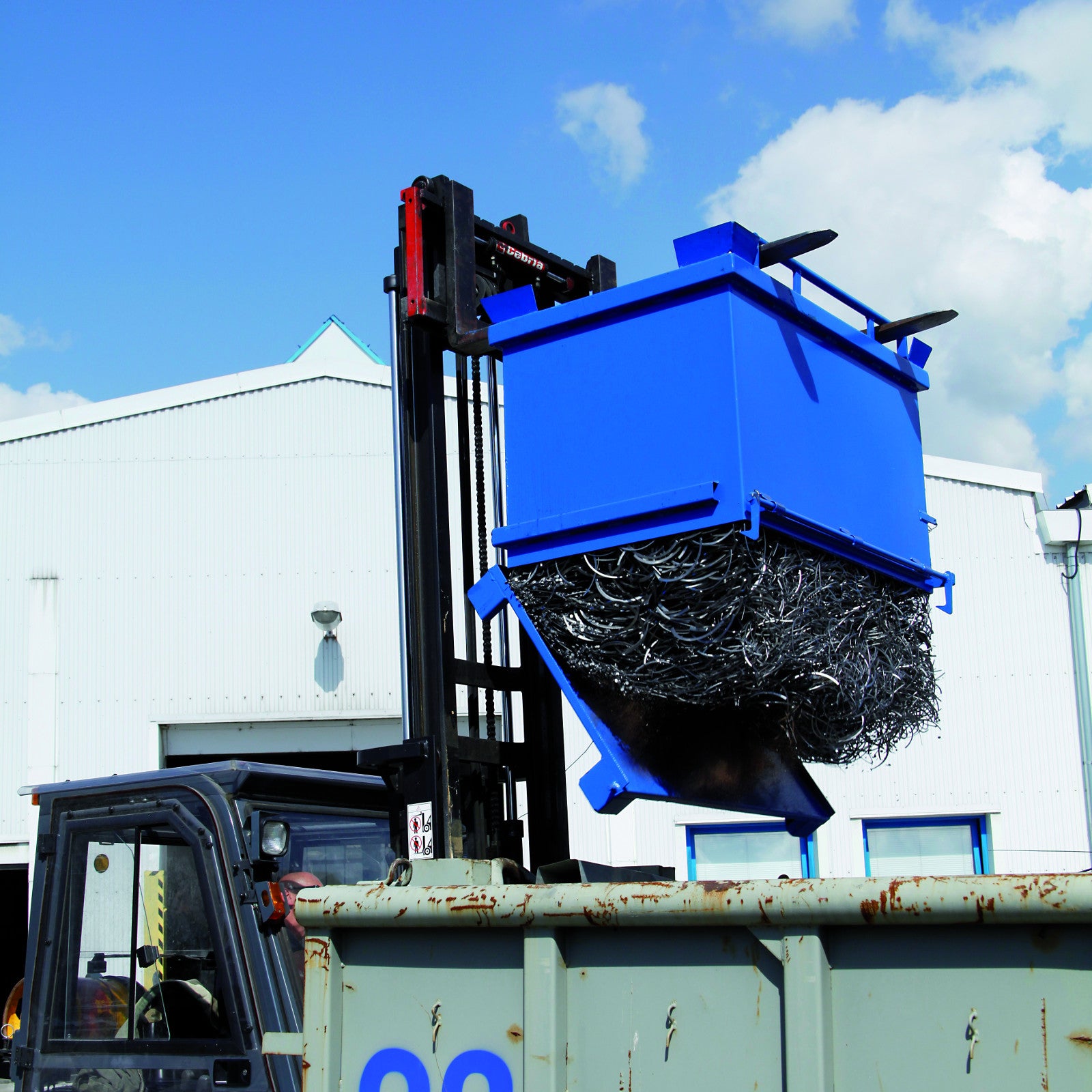 Pallets & Loading Platforms – Container container with a hinged - Carlat