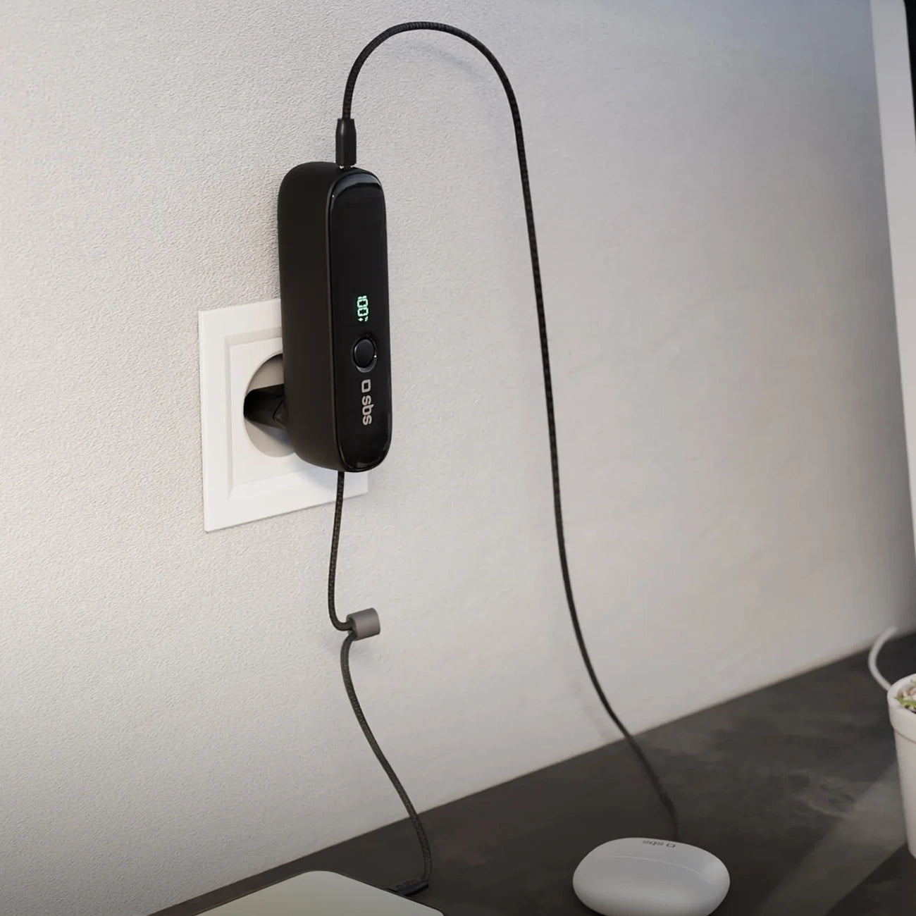 Power Banks – 5000mAh Powerbank with Built-in Cable Folding PD - Carlat