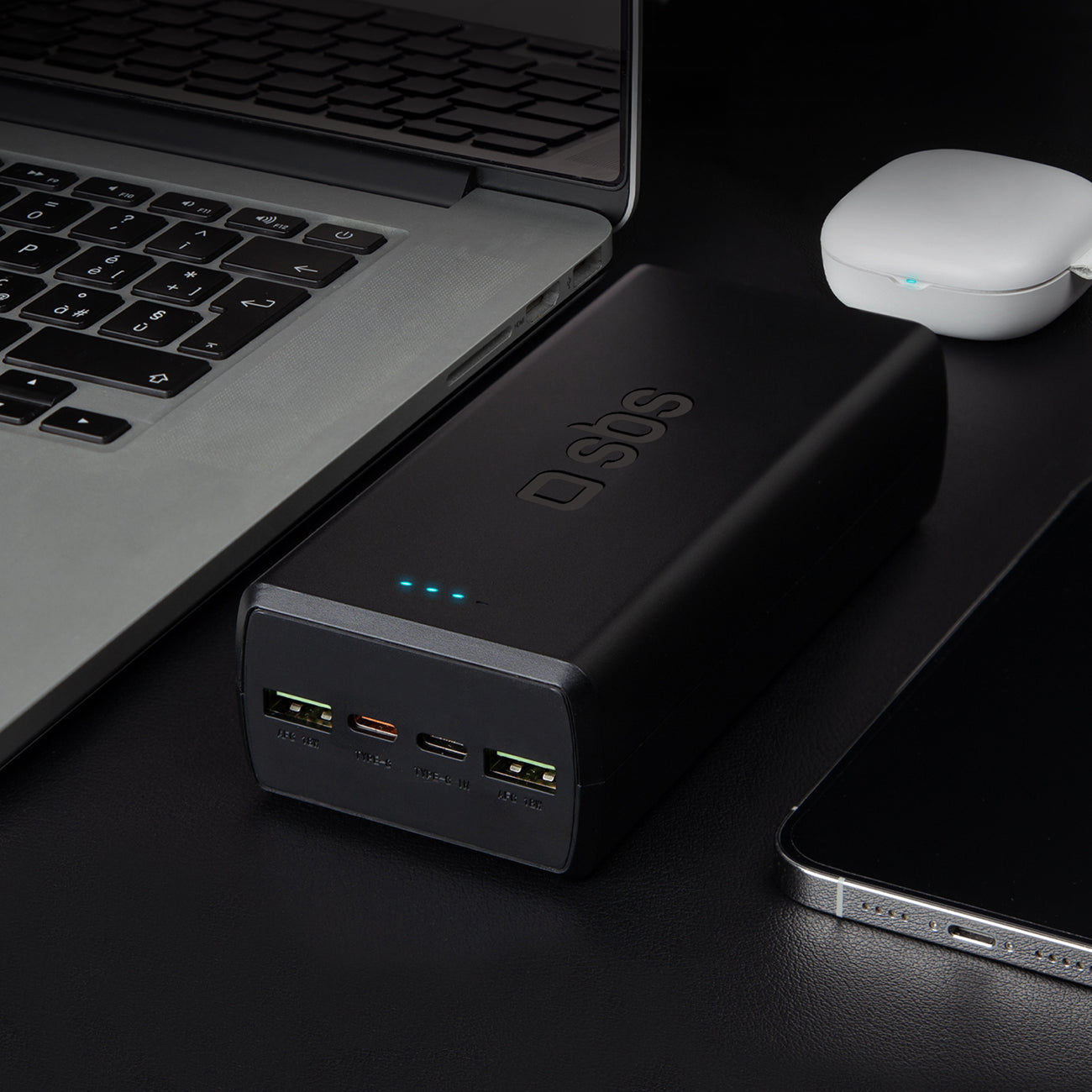 Power Banks – Powerbank 30000 mAh USB-C USB-A - black - Carlat