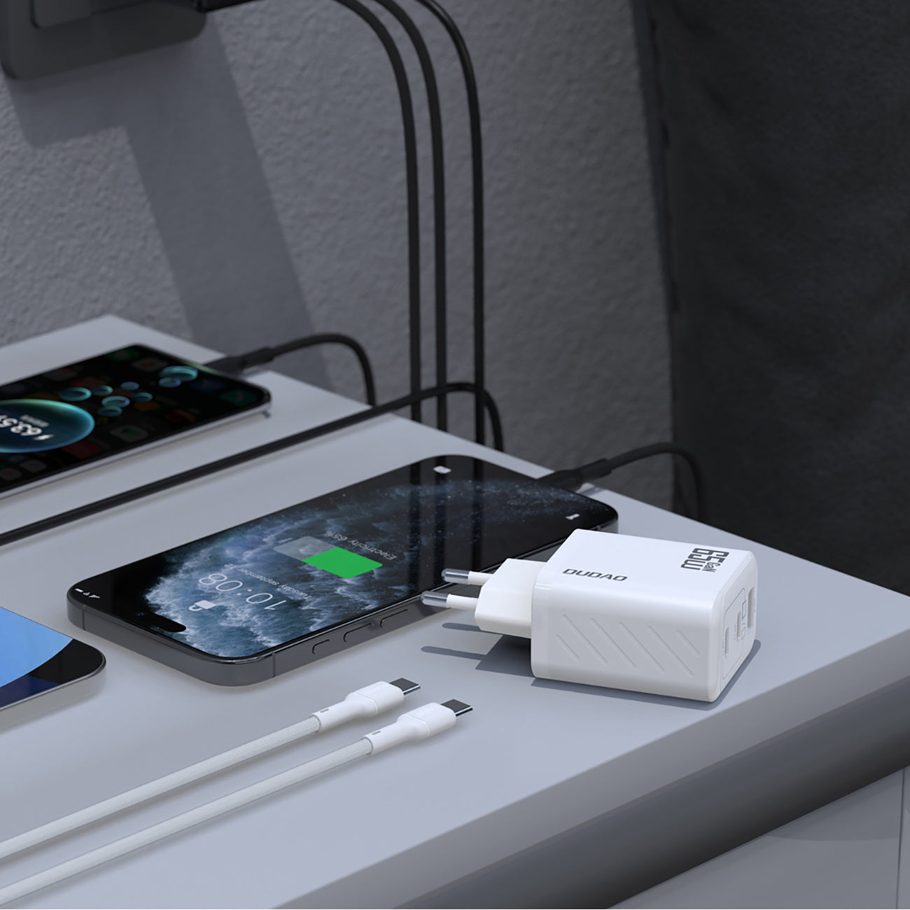 Power Supply Enclosures – GaN network charger with USB-C cable - Carlat
