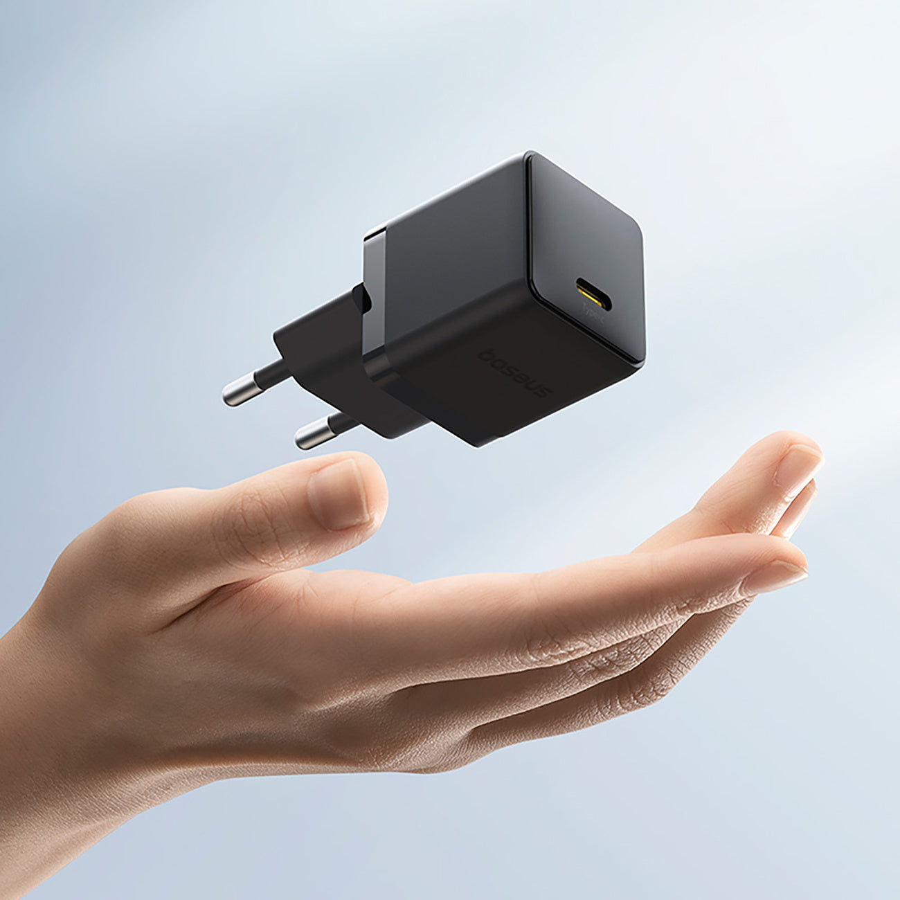 Power Supply Enclosures – Palm 30W USB-C wall charger - Carlat