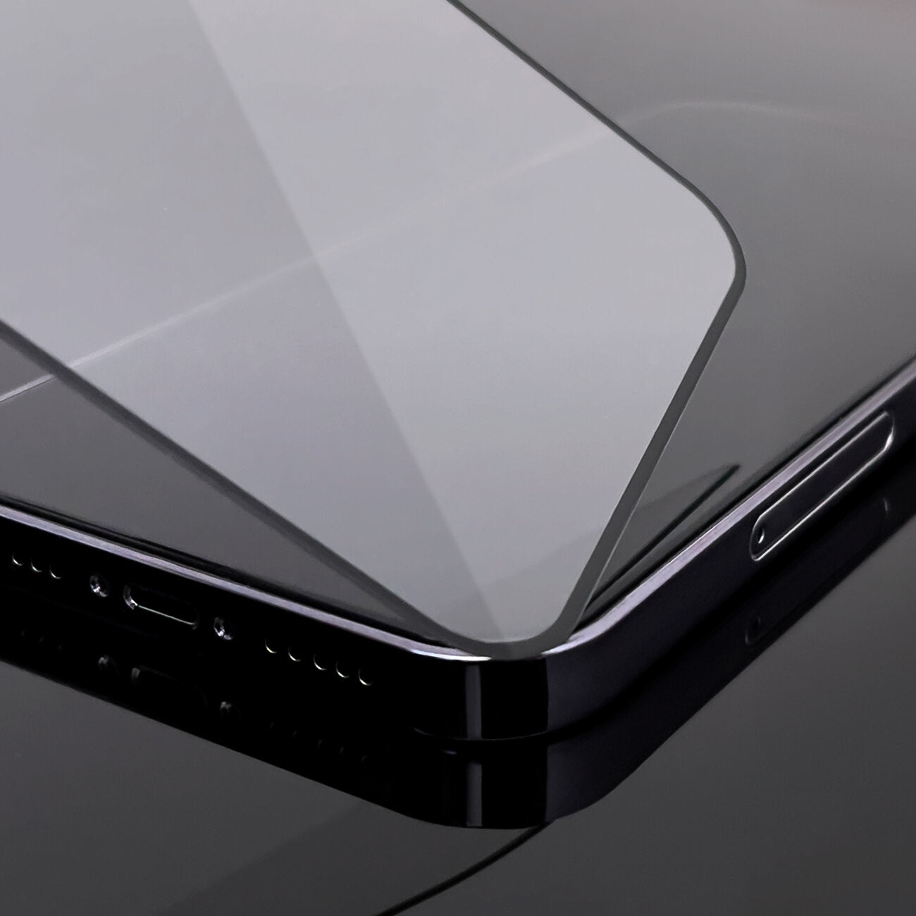 Retail Display Cases – 9H tempered glass for the entire - Carlat