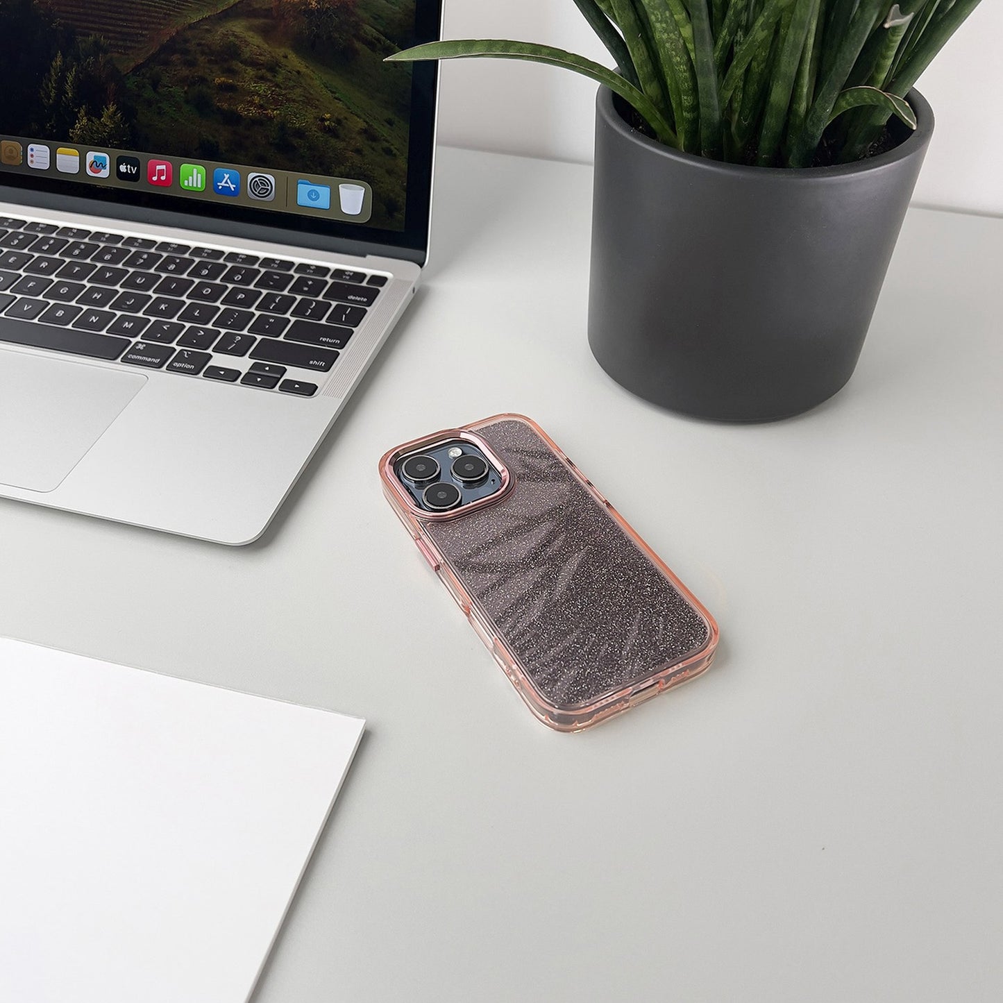 Retail Display Cases – Cover case for iPhone 16 Pro - Carlat
