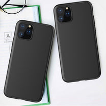Retail Display Cases – Flexible gel case for iPhone 14 - Carlat