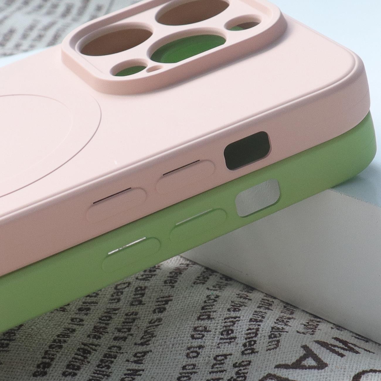 Retail Display Cases – Silicone case with MagSafe for iPhone - Carlat