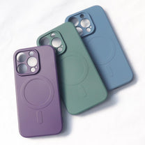 Retail Display Cases – Silicone case with MagSafe for iPhone - Carlat