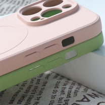 Retail Display Cases – Silicone case with MagSafe for iPhone - Carlat
